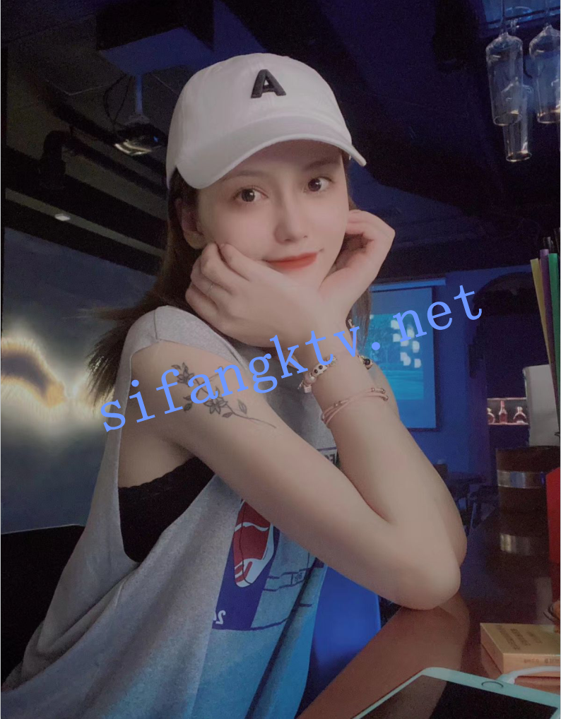 ❤️白金泄密❤️佩戴价值30万劳力士土豪¥玩弄真实空姐# 图 04