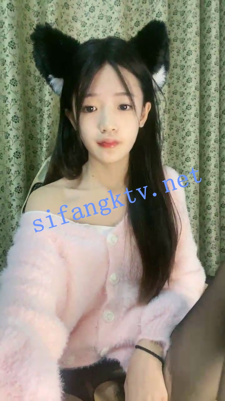 ██店长推荐! 18岁小学妹 震惊吧,颜值逆天,下海大秀 图 01