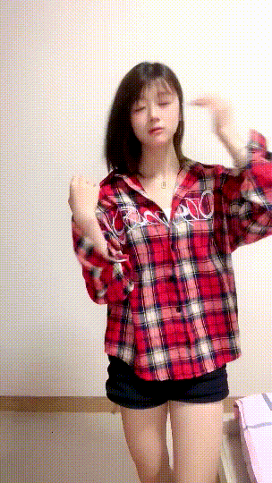 最顶级校花!我魂都被勾走了~ 佳佳吃不大 全裸骚舞!爽~ 图 01
