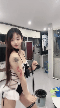顶级新人绿播女神下海 爱恋小白 最美校花秒杀网红 裸舞 图 02