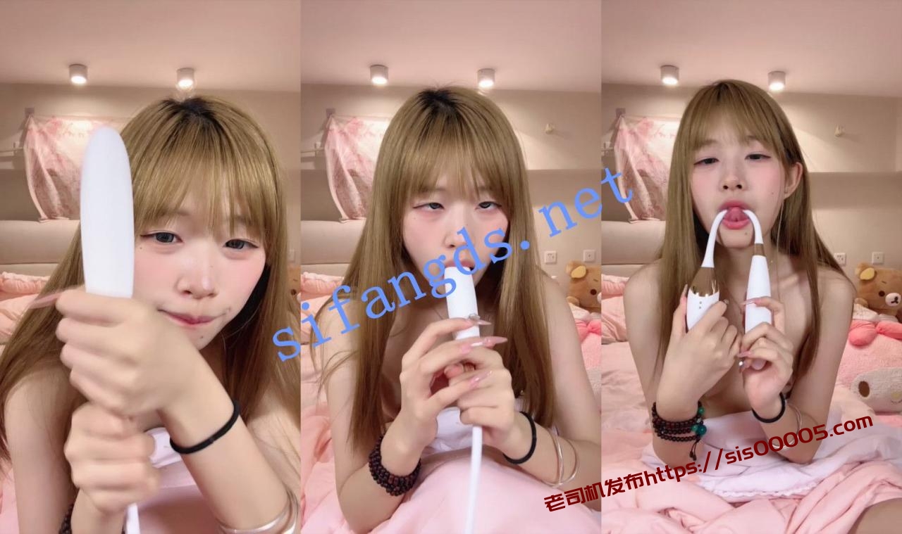 ⚡ 少女 零零后反差小骚货!在家不穿衣服玩电脑~洗香香~ 图 09