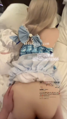 超极品小母狗『Qq萝酱』长得越乖玩的越嗨,穿jk被爸后入! 图 05