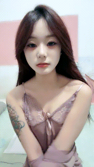 新人!校花再次来袭!迷死我啦~ 满嘴小生命 自慰!喷水~ 图 01