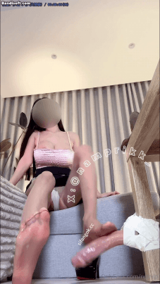 【推特/OF namprikk】极品巨乳 高潮淫水狂喷 烧杯接淫水 超色