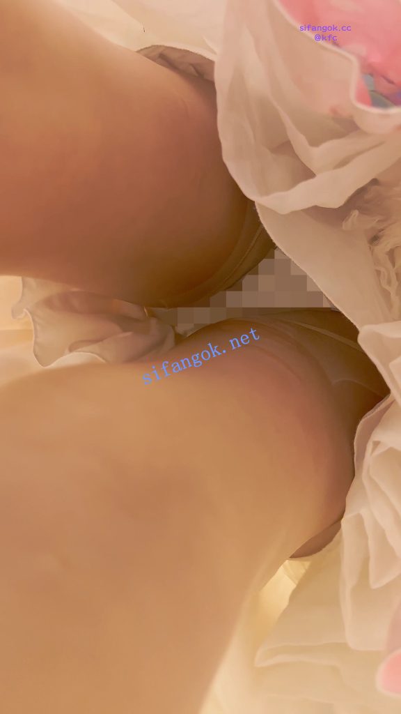 【KFC】双马尾洛丽塔学生妹·撒娇求男友买礼物·内内穿肉丝外【1V】【340M】